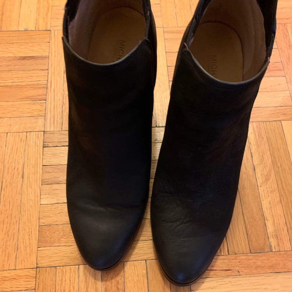 Michael Kors Suede Chunky Heel Booties Size 9